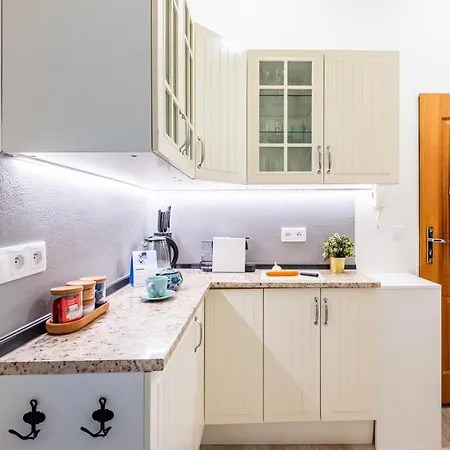 Apartmán Days - Stylish With Netflix In Hip Karlin Praha