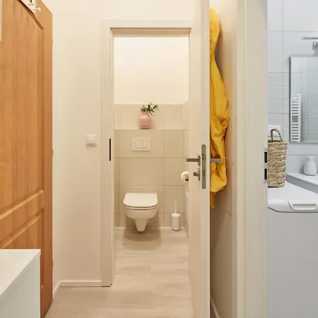 Apartment Days - Stylish - Trendy Neighborhood